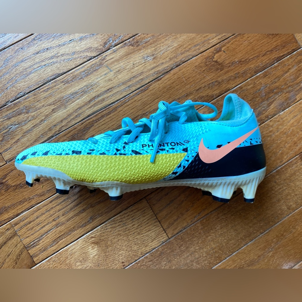 Nike Phantom GT2 Academy Dynamic Fit MG "Glacier Ice/Black/Yellow Strike"